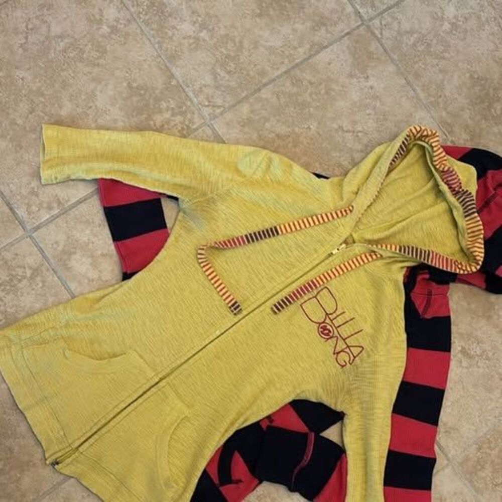 Women’s XS Youthful Clothing Bundle | SO & Billabong Waffle Knit Hoodies - XS